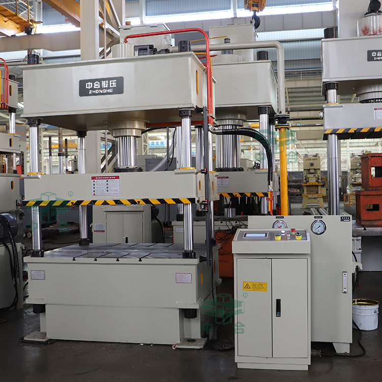 100噸四柱液壓機(jī)車(chē)間實(shí)拍圖 100噸四柱液壓機(jī)車(chē)間實(shí)拍圖