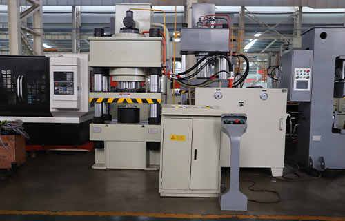 四柱液壓機(jī)操作及注意事項(xiàng)有哪些？