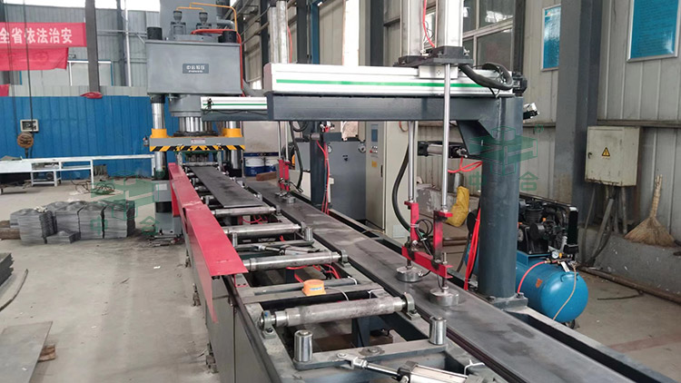 500噸錨桿托盤液壓機(jī)客戶現(xiàn)場 500噸錨桿托盤液壓機(jī)客戶現(xiàn)場